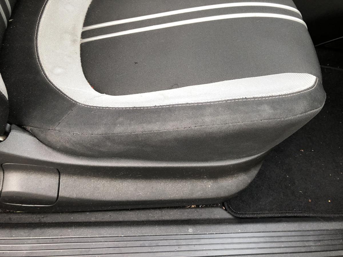 Fiat Grande Punto 199 Sitz vorn rechts Beifahrersitz Stoff ohne Heizung 3trg