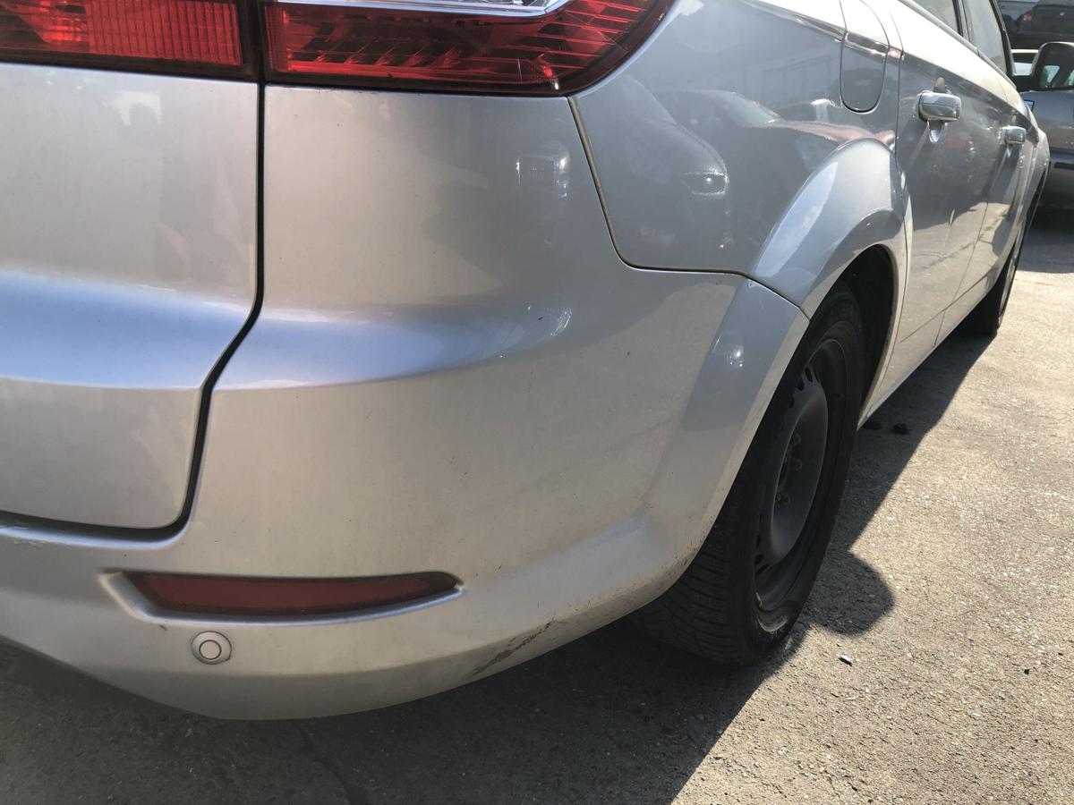 Ford Mondeo ab10 BA7 Turnier Sto&szlig;f&auml;nger hinten Hecksch&uuml;rze PDC kleiner Schaden