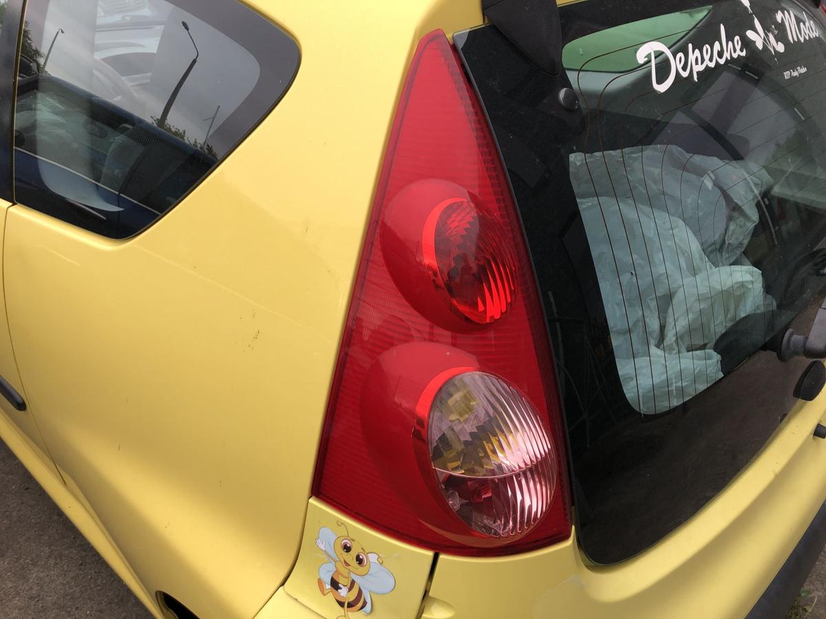Peugeot 107 Typ P R&uuml;ckleuchte links R&uuml;cklicht Heckleuchte Schlusslicht