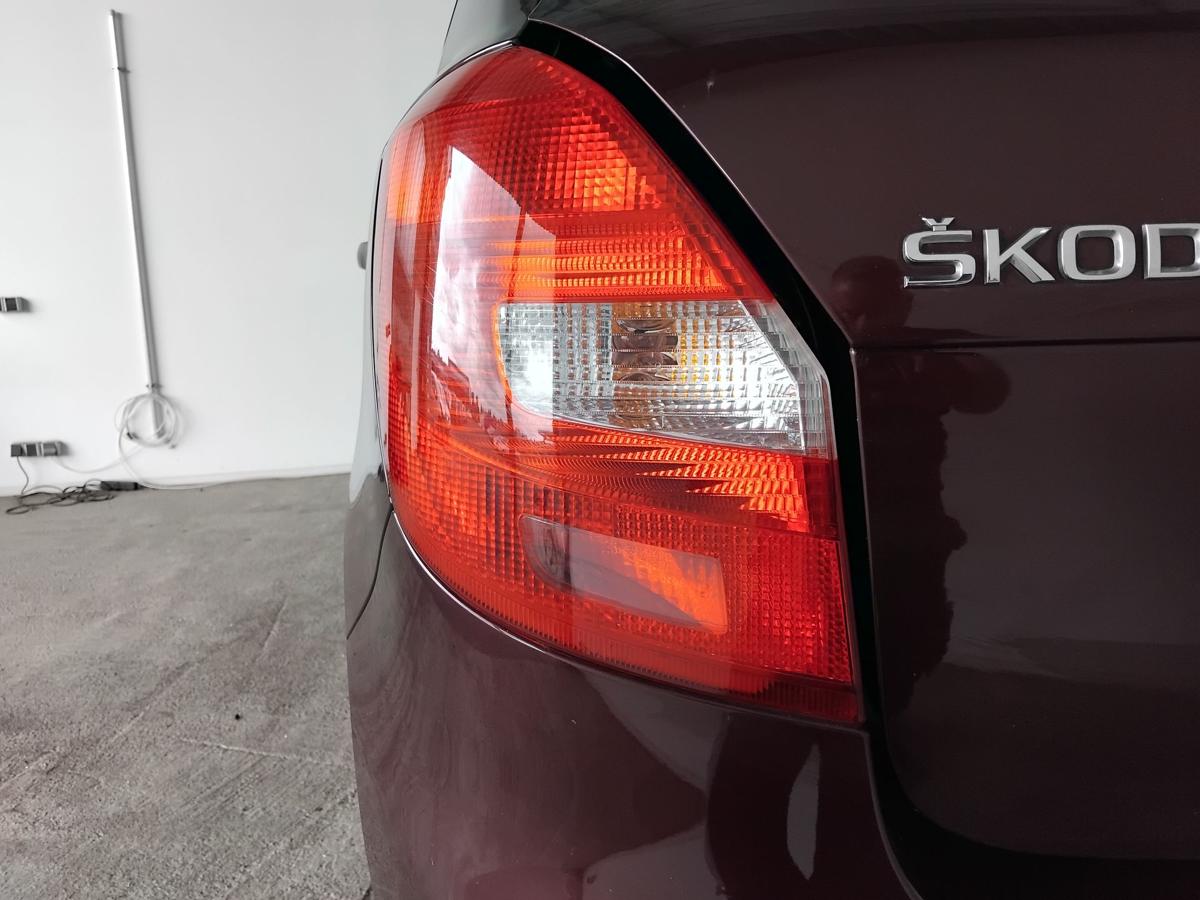 Skoda Fabia 2 5J original R&uuml;ckleuchte Heckleuchte links Kombi Flie&szlig;heck BJ2013