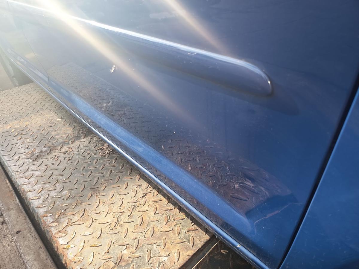 VW Touran GP 1T original T&uuml;r vorn rechts Beifahrer Rohbau L5M Indienblau Bj 2009