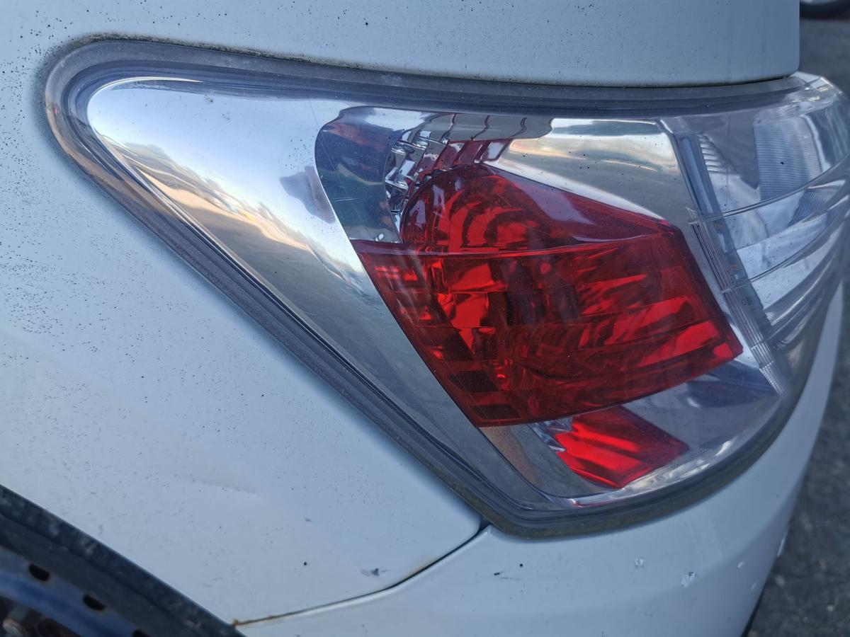 Daihatsu Materia M401 Rückleuchte Schlussleuchte Rücklicht Lampe hinten links