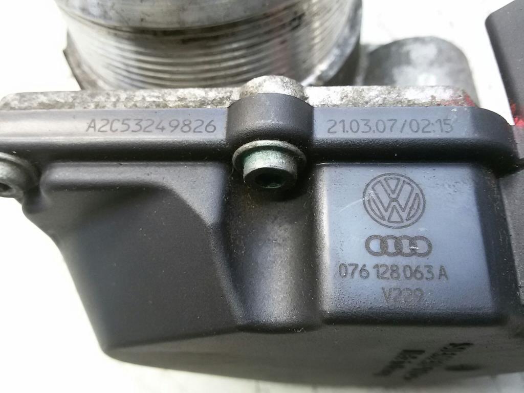 VW T5 7H Drosselklappenteil 076128063A A2C53249826 SIEMENS VDO BJ2006