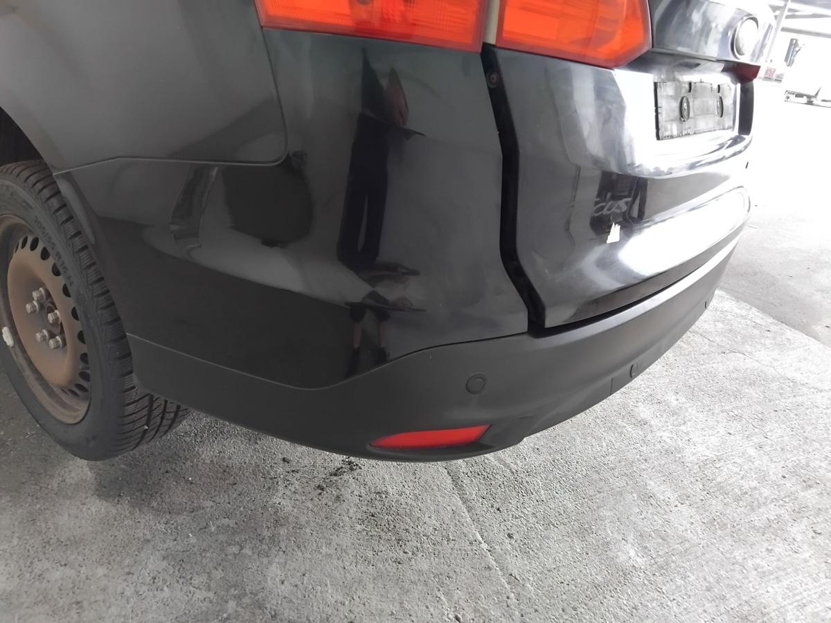 Ford Focus 3 DYB Turnier orig Sto&szlig;f&auml;nger Sto&szlig;stange hinten PDC BJ2011 pantherschwarz