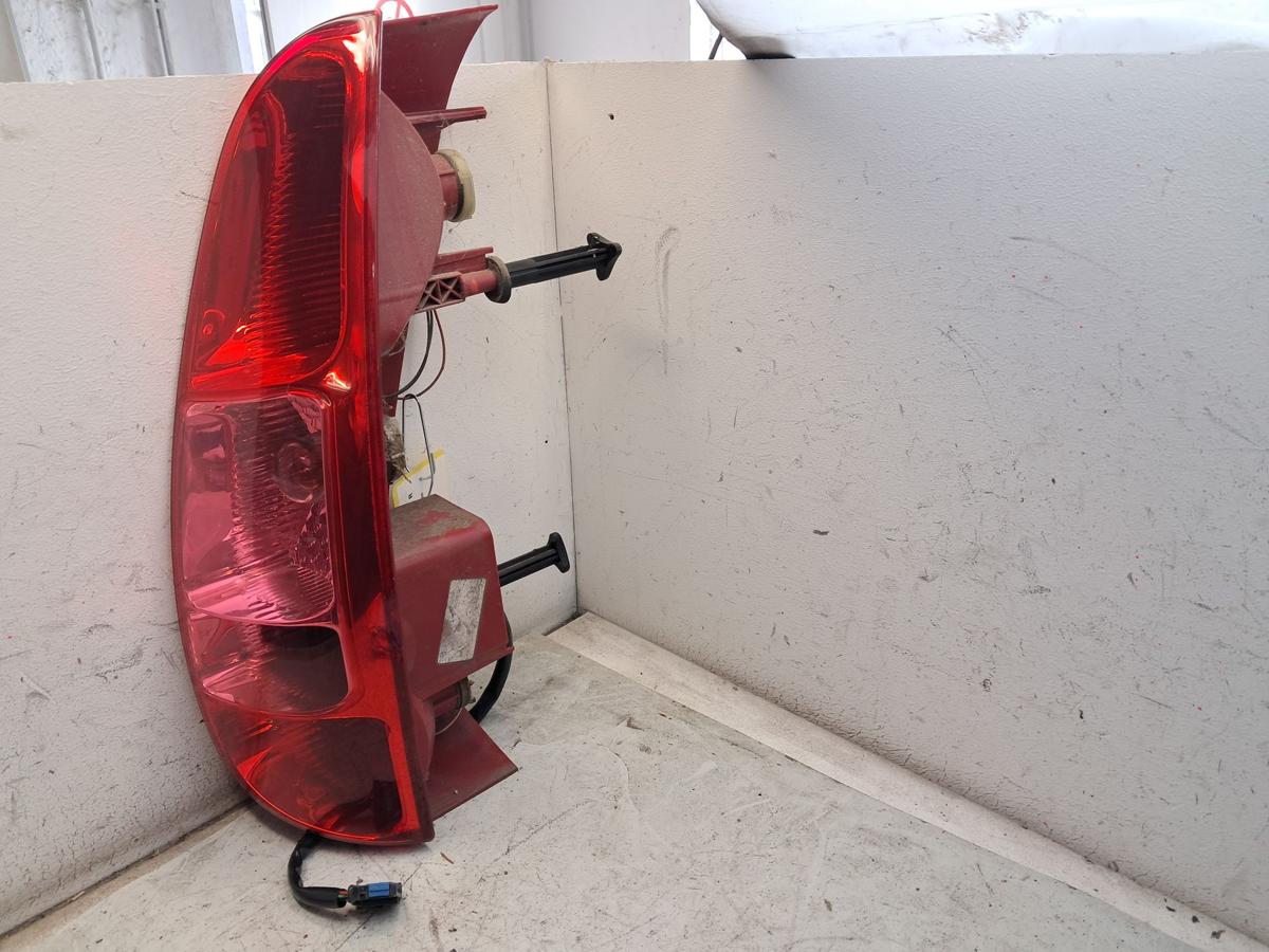 Peugeot 807 original R&uuml;ckleuchte Heckleuchte rechts Bj.2008