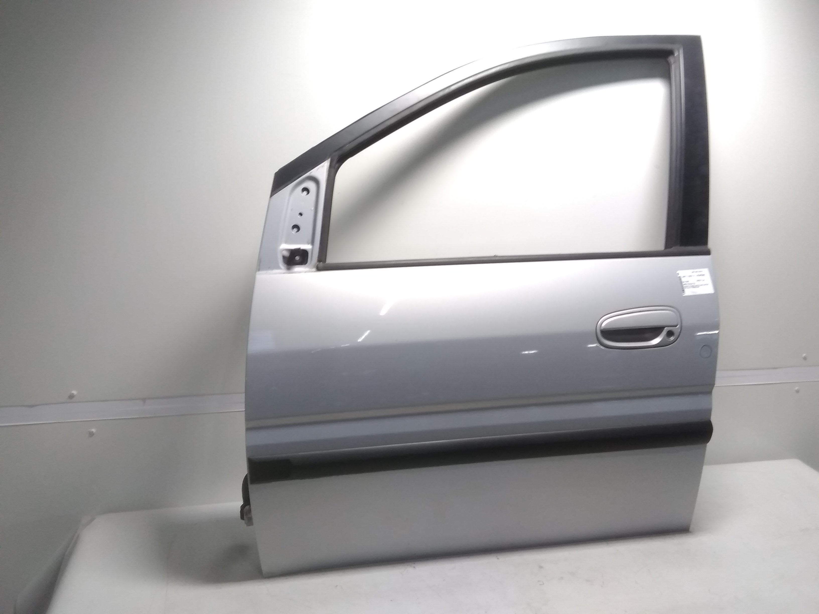 Hyundai Matrix FC Bj.2005 original Tür vorn links Milky Silver SJ Rohbau