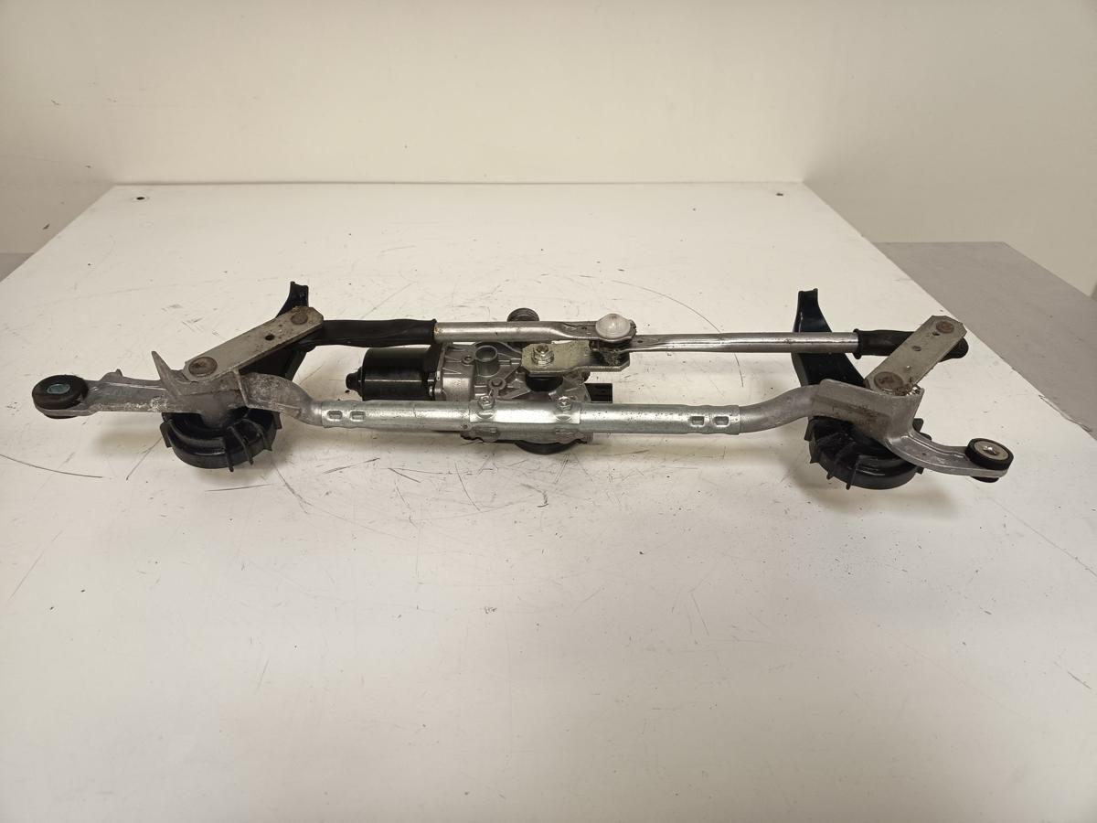 Mazda 2 DJ Limousine orig Wischermotor vorn mit Gestänge DA6C6737X Bj 2015