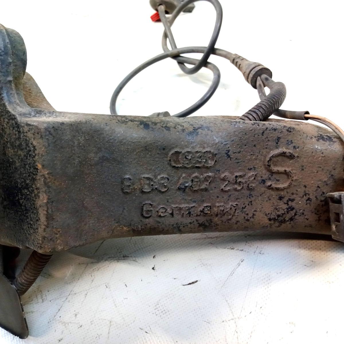 Audi A6 C5 4B Achsschenkel Radlagergeh&auml;use vorn rechts 1.8T 110kw ABS BJ1998