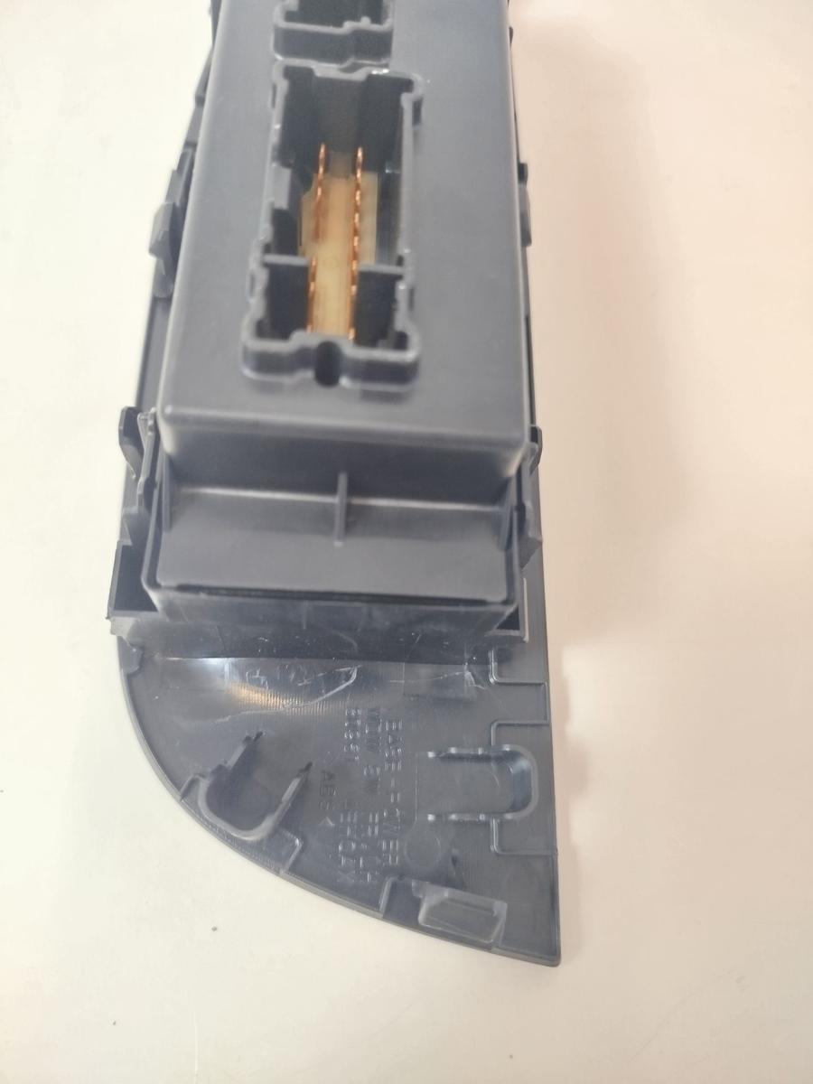 Nissan Qashqai J11 Schalter Fensterheber vorn links 4 Fach Fensterheberschalter