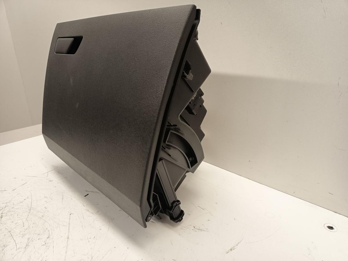 Seat Leon 5F orig Handschuhfach in Schwarz 5F1857095 Bj 2017