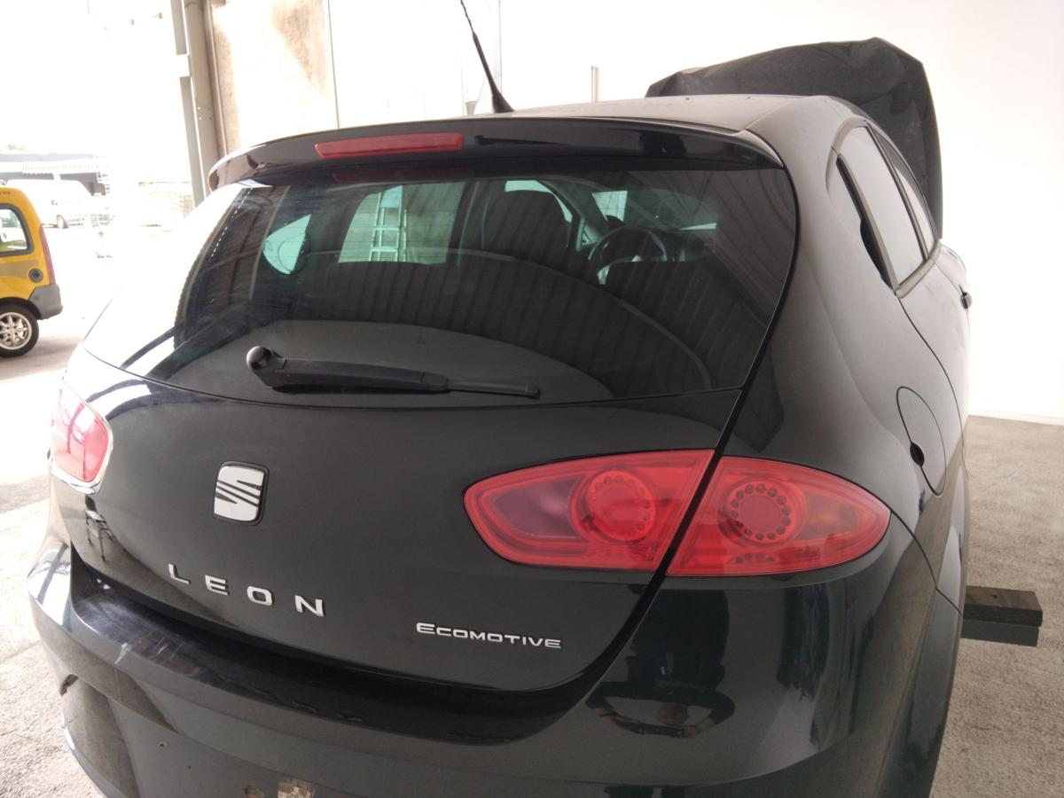 Seat Leon 2 1P Heckklappe phantomschwarzmetallic LZ9Y inkl. Scheibe BJ2012
