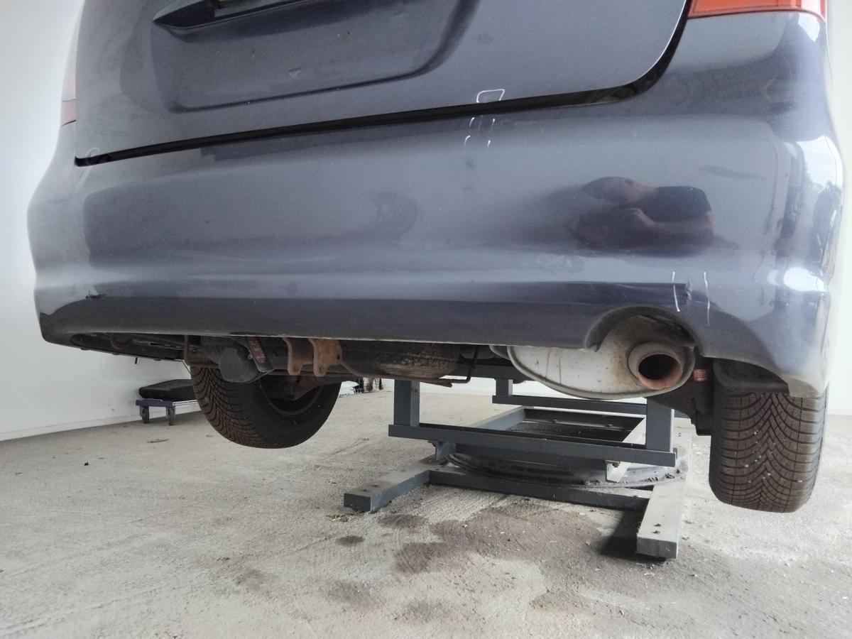 Mitsubishi Grandis orig. Stoßstange Stossfänger hinten T65 deepblue perl. BJ2004