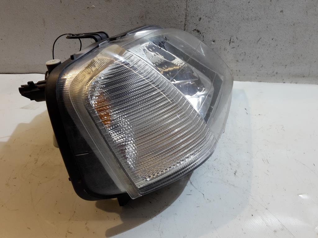 Dacia Logan BJ 2006 Scheinwerfer vorn rechts Lampe 8200211006