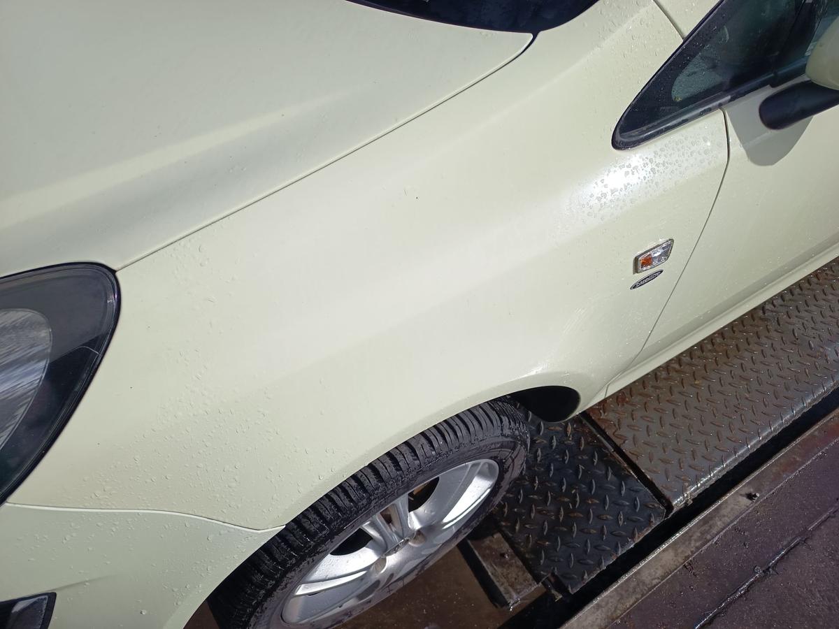 Opel Corsa D original Kotfl&uuml;gel links Seitenteil Z30R Guacamolewei&szlig; Bj 2012