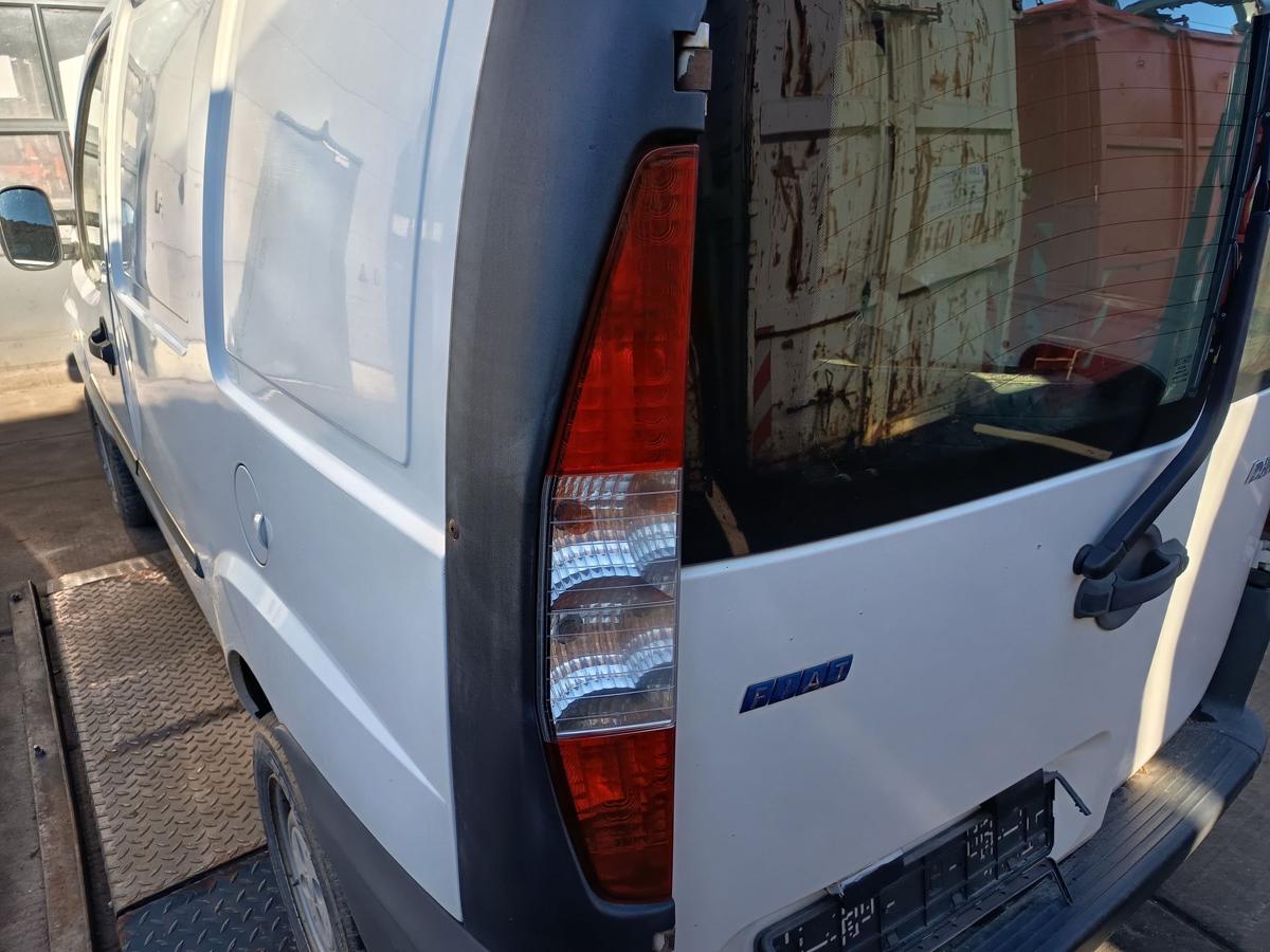 Fiat Doblo Cargo 223 original R&uuml;ckleuchte links Heck Schluss Licht Bj 2001