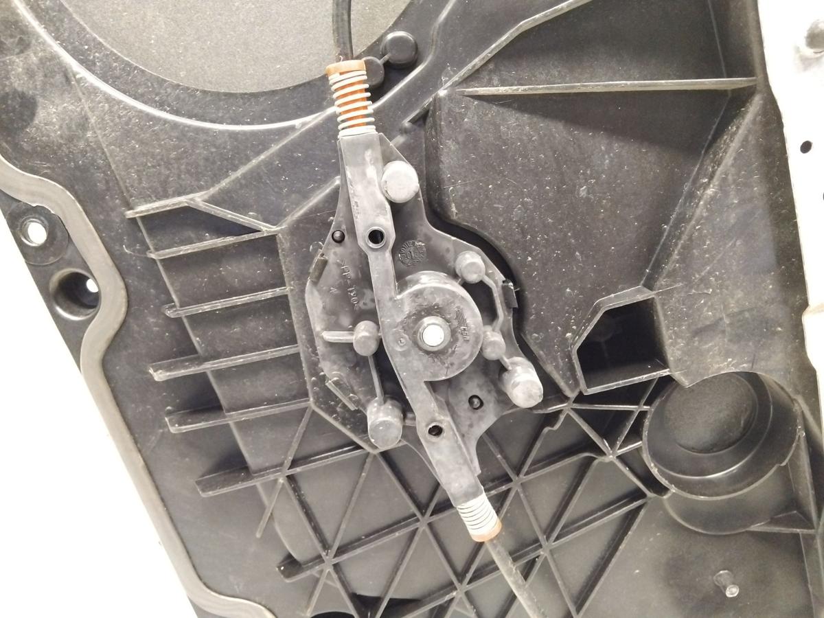 Ford Fiesta JA8 original Fensterheber hinten rechts manuell Grundplatte BJ2009