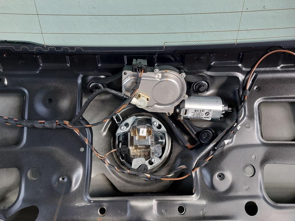 BMW 1er E87 LCI Heckklappe mit Heckscheibe 5 t&uuml;r Kofferklappe 668 schwarz II