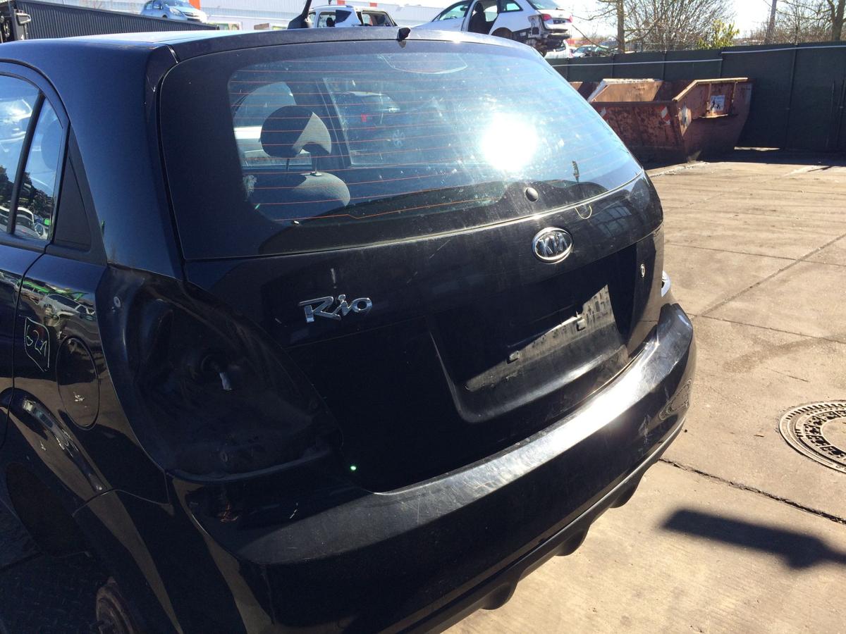 Kia Rio II original Heckklappe mit Scheibe 9B Midnight Black Bj 2010