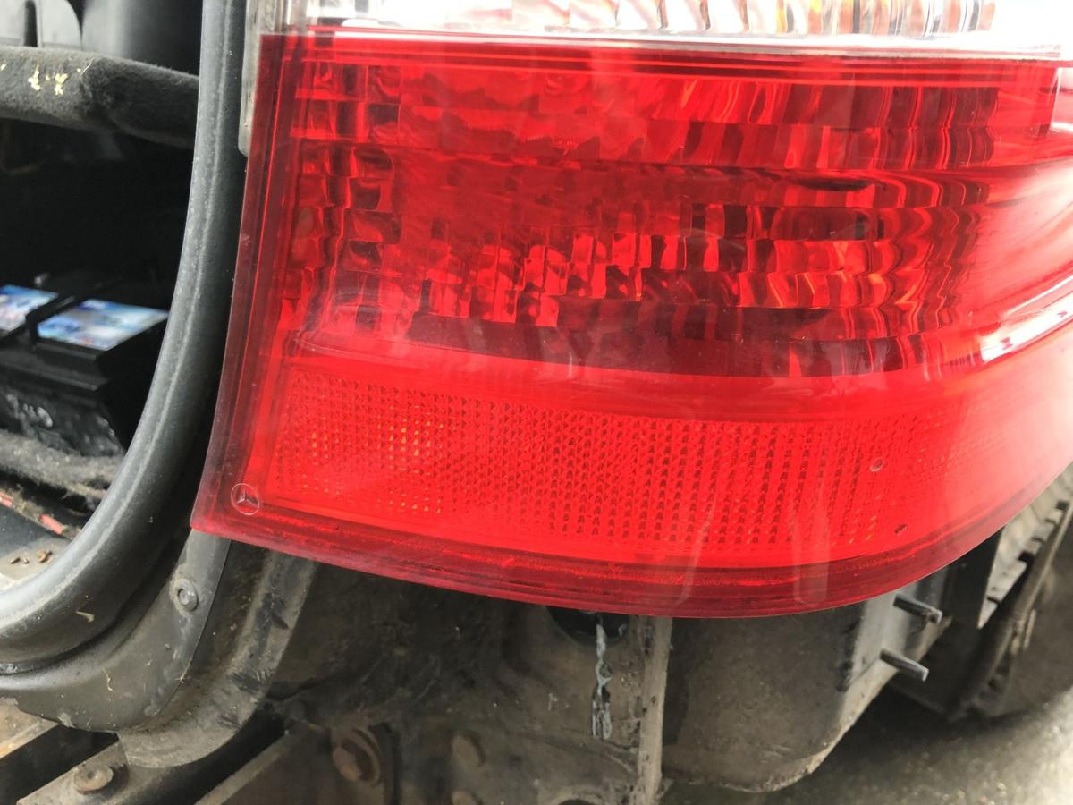 Mercedes W211 S211 E Klasse R&uuml;ckleuchte aussen rechts Kombi R&uuml;cklicht