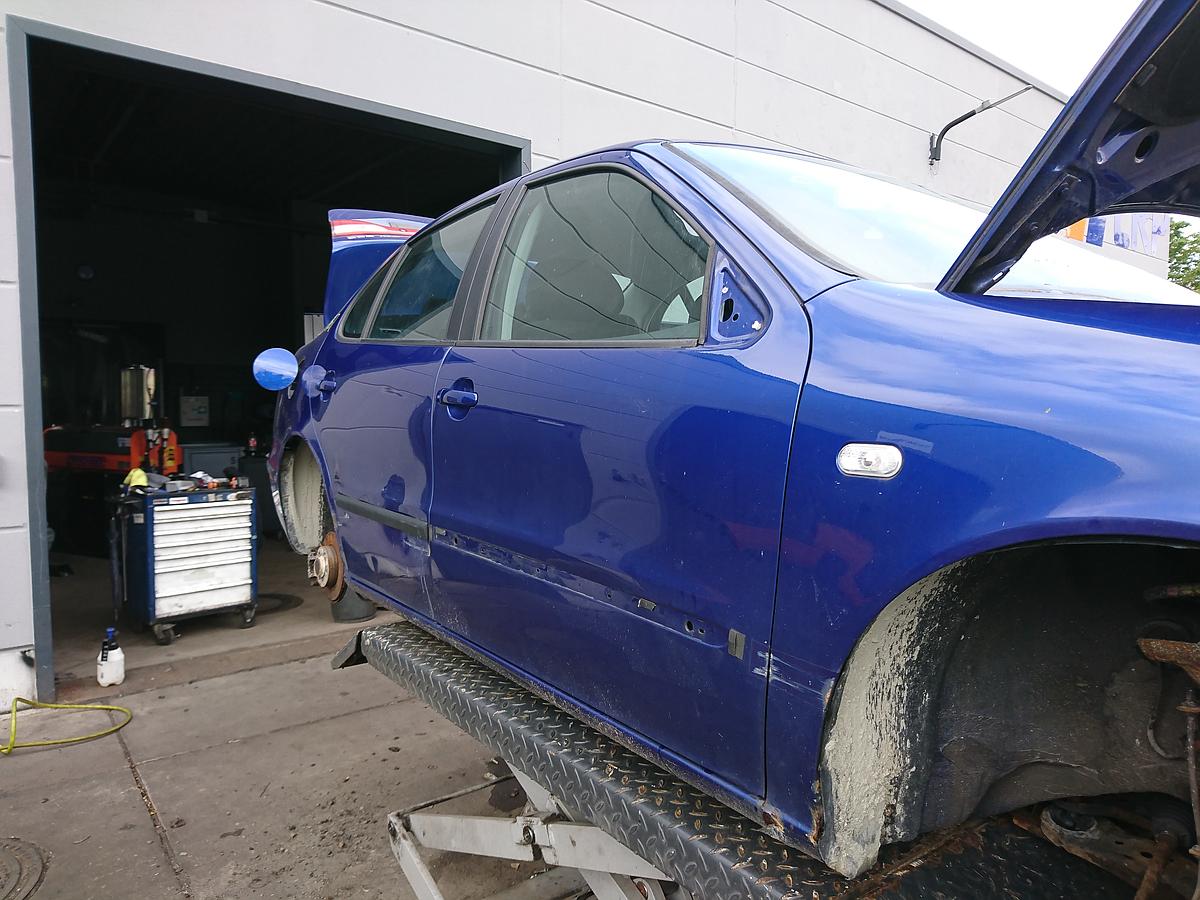 Seat Toledo 1M orig Tür vorn rechts Beifahrertür S5N Aquamarinblau met Bj 01