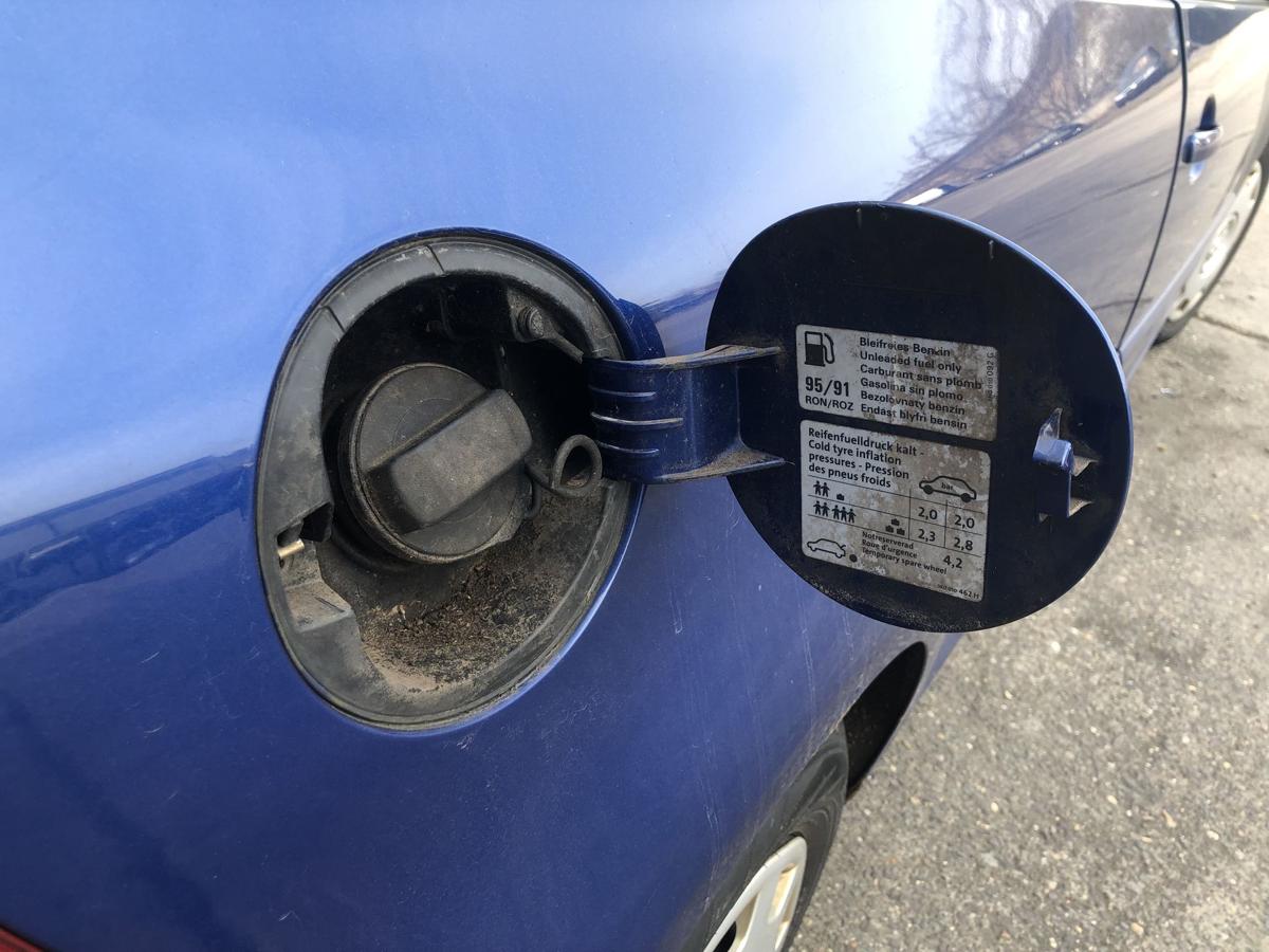 VW Golf 5 V 1K Tankklappe Tankdeckel Tankverschluss LC5J Laserblaumet