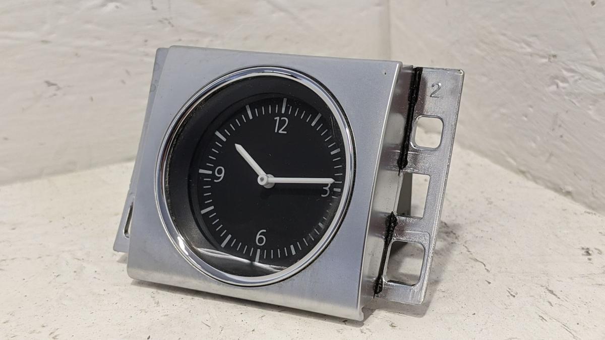 VW Passat 3C B7 Uhr analog Analoguhr Clock