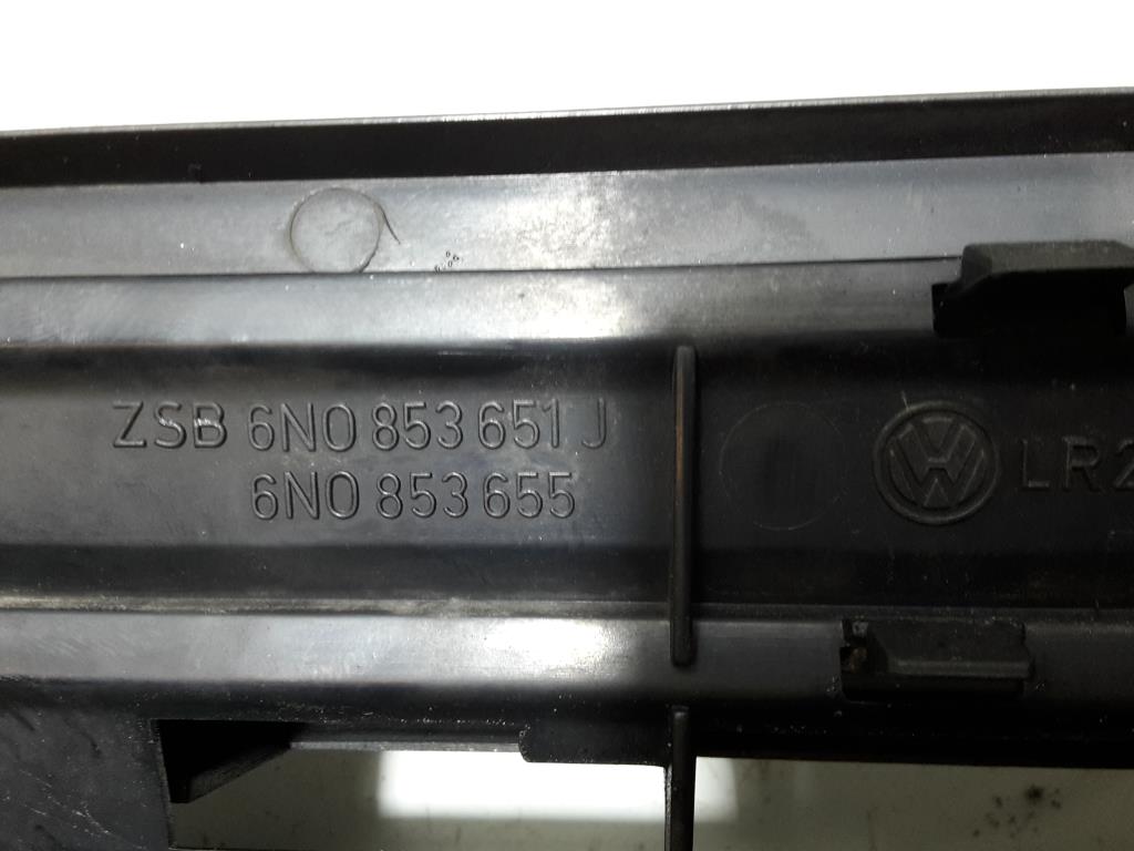 VW Polo 6n2 BJ 2001 Kühlergrill Grill Frontgrill 6N0853651J LC6M Grün