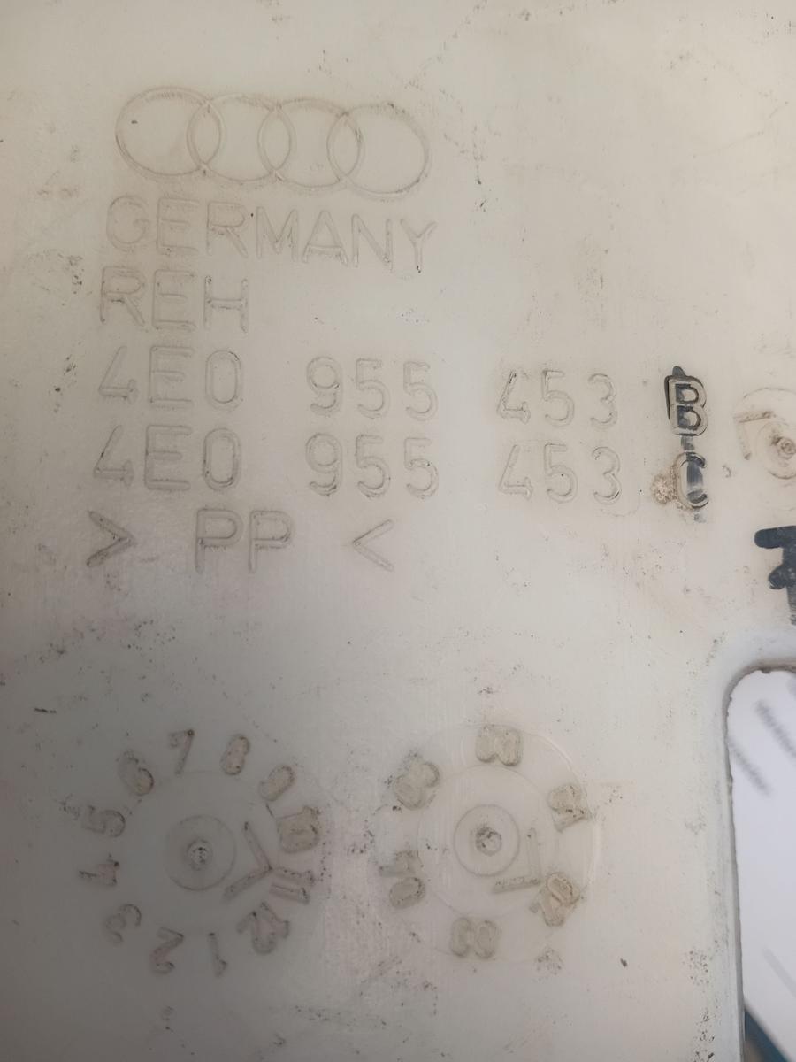SCHEIBENWASCHBEHAELTER Audi A8 4E BJ2002