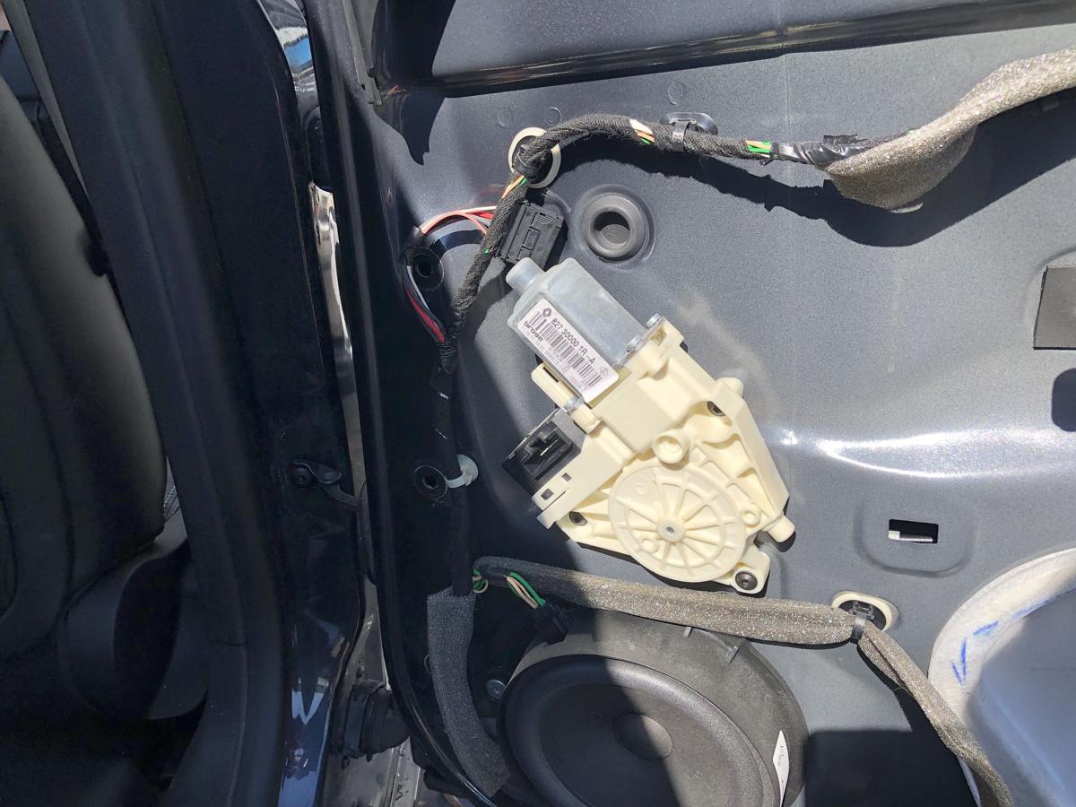 Renault Laguna III Grandtour original Fensterhebermotor hinten rechts Bj 2010
