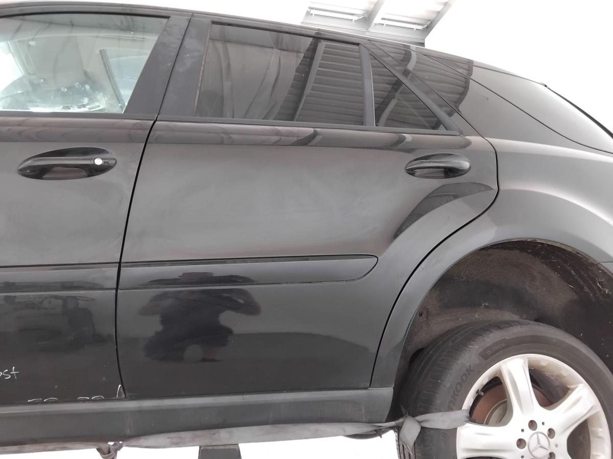 Mercedes ML164 Tür hinten links 197 obsidianschwarz BJ2006
