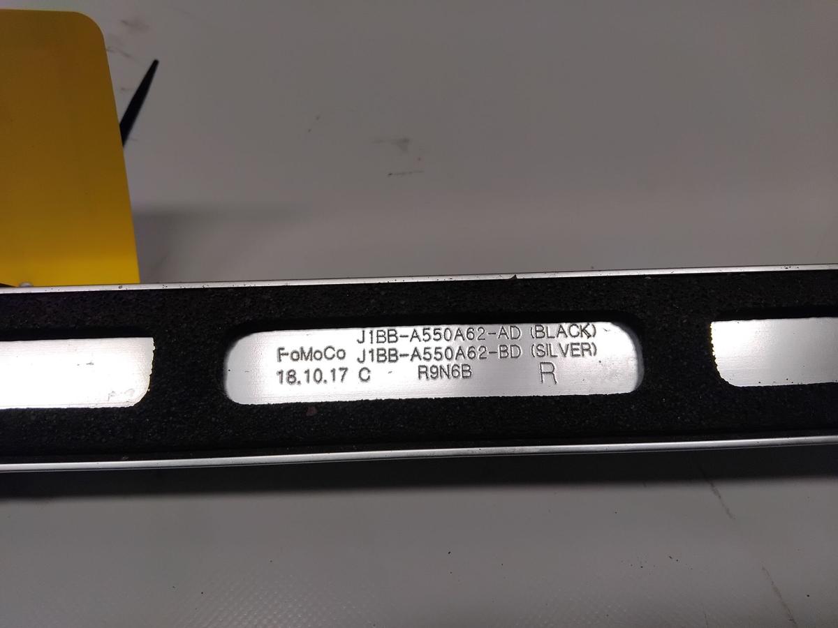 Ford Fiesta HJ original Dachreling Dachtr&auml;ger-Querschiene rechts alu Bj.2019