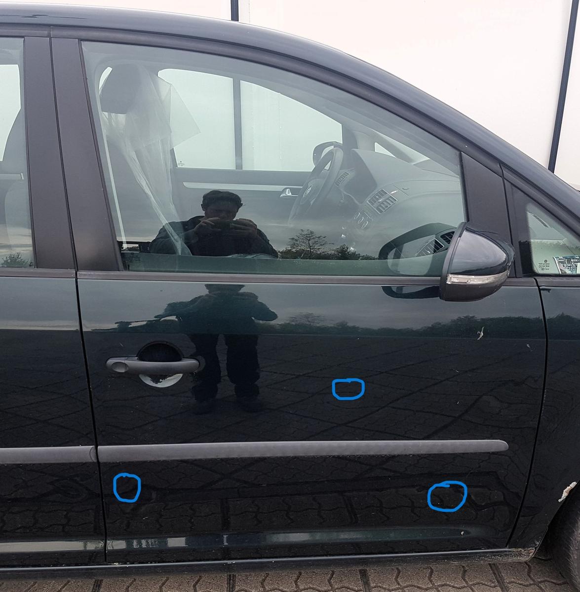 VW Touran 1T3 T&uuml;r vorn rechts in LD6W Veneziengr&uuml;n Bj2013 Rohbaut&uuml;r