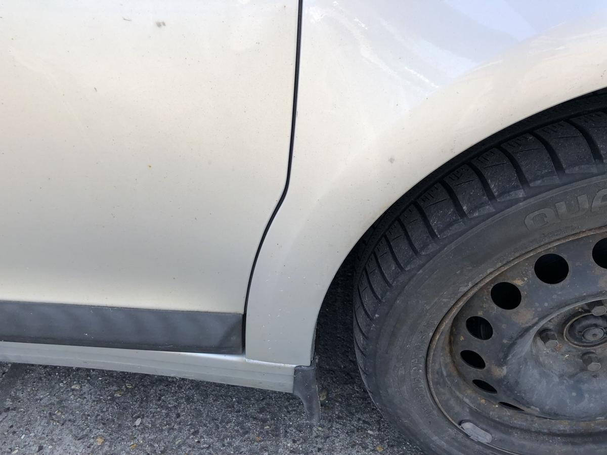 Citroen C4 Typ L Kotfl&uuml;gel vorn rechts Beifahrer Plastik EZR Aluminium Grau