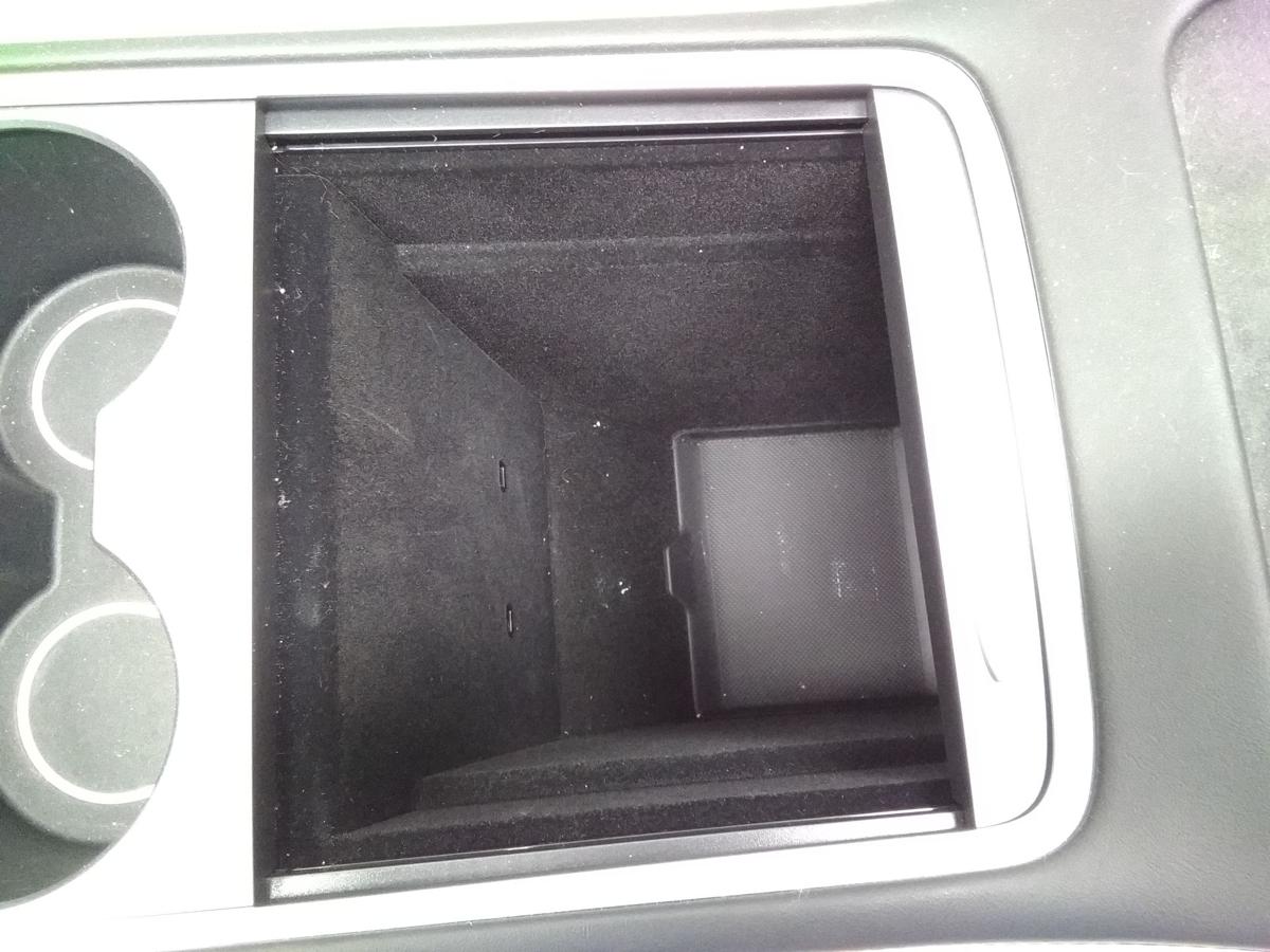 Tesla Model Y RWD original Mittelkonsole Mittelarmlehne 1766201-00-A 175510000D