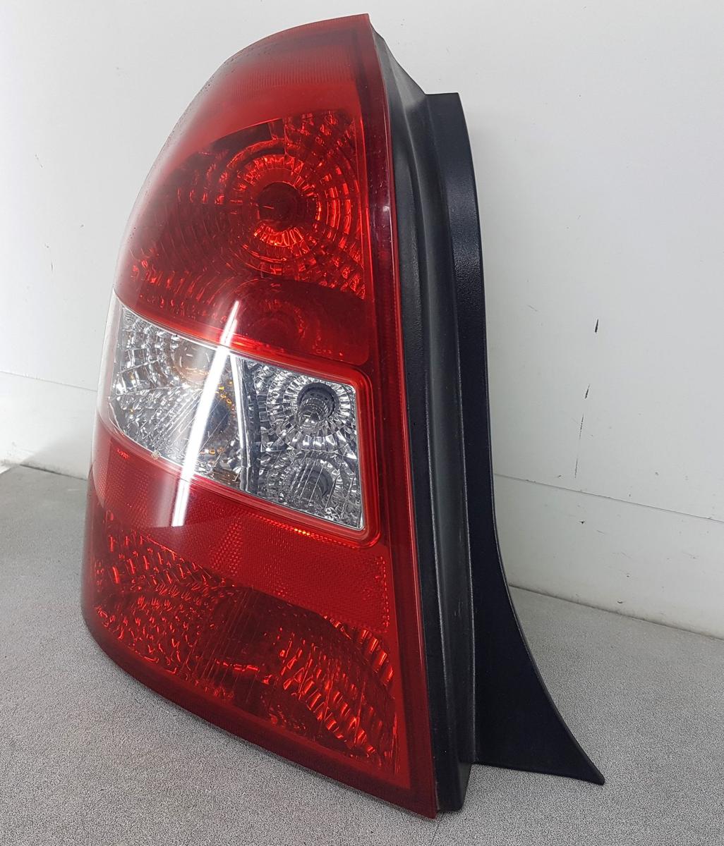 Kia Cerato FE R&uuml;ckleuchte R&uuml;cklicht links Bj2006 5 T&uuml;rig Modell bis 2006