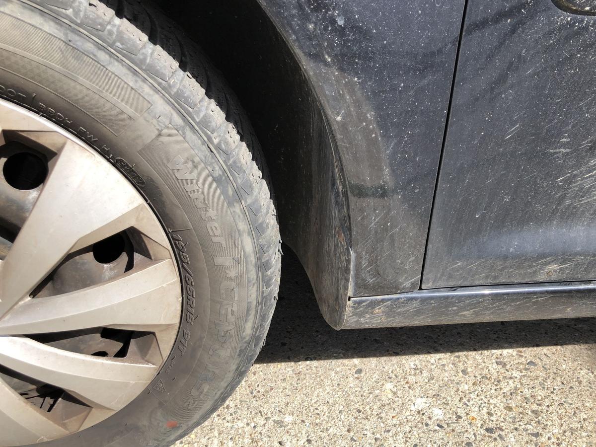 VW Touran 1T 1T1 Kotfl&uuml;gel vorn links Fahrerseite LC9X Deep Black Rostblasen