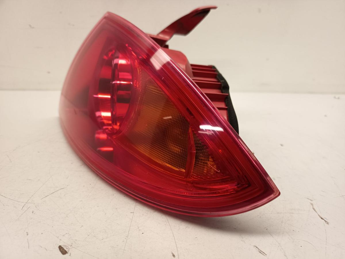 Seat Leon 1P Facelift Bj 2009 original R&uuml;ck-Heck-Schlussleuchte rechts au&szlig;en
