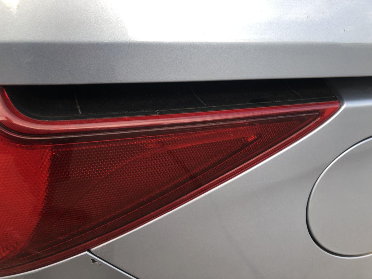 Mazda 5 CW R&uuml;ckleuchte rechts au&szlig;en Ecke R&uuml;cklicht Heckleuchte OE Stanley