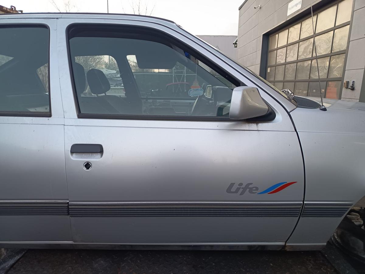 Opel Kadett E orig T&uuml;r vorn rechts Beifahrert&uuml;r 5trg Bj 1991 Starsilber met.