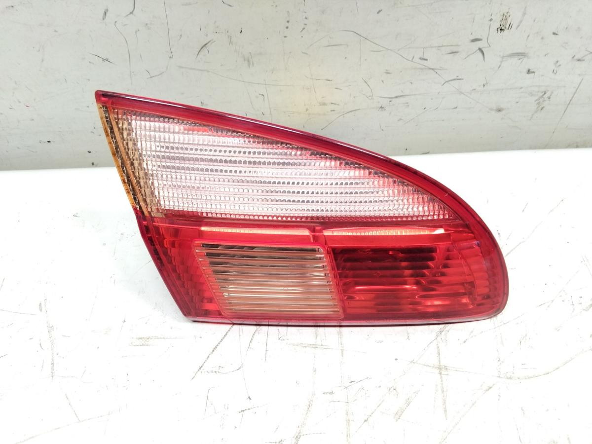 Toyota Avensis T22 Kombi R&uuml;ckleuchte Schlussleuchte links innen Facelift BJ2002