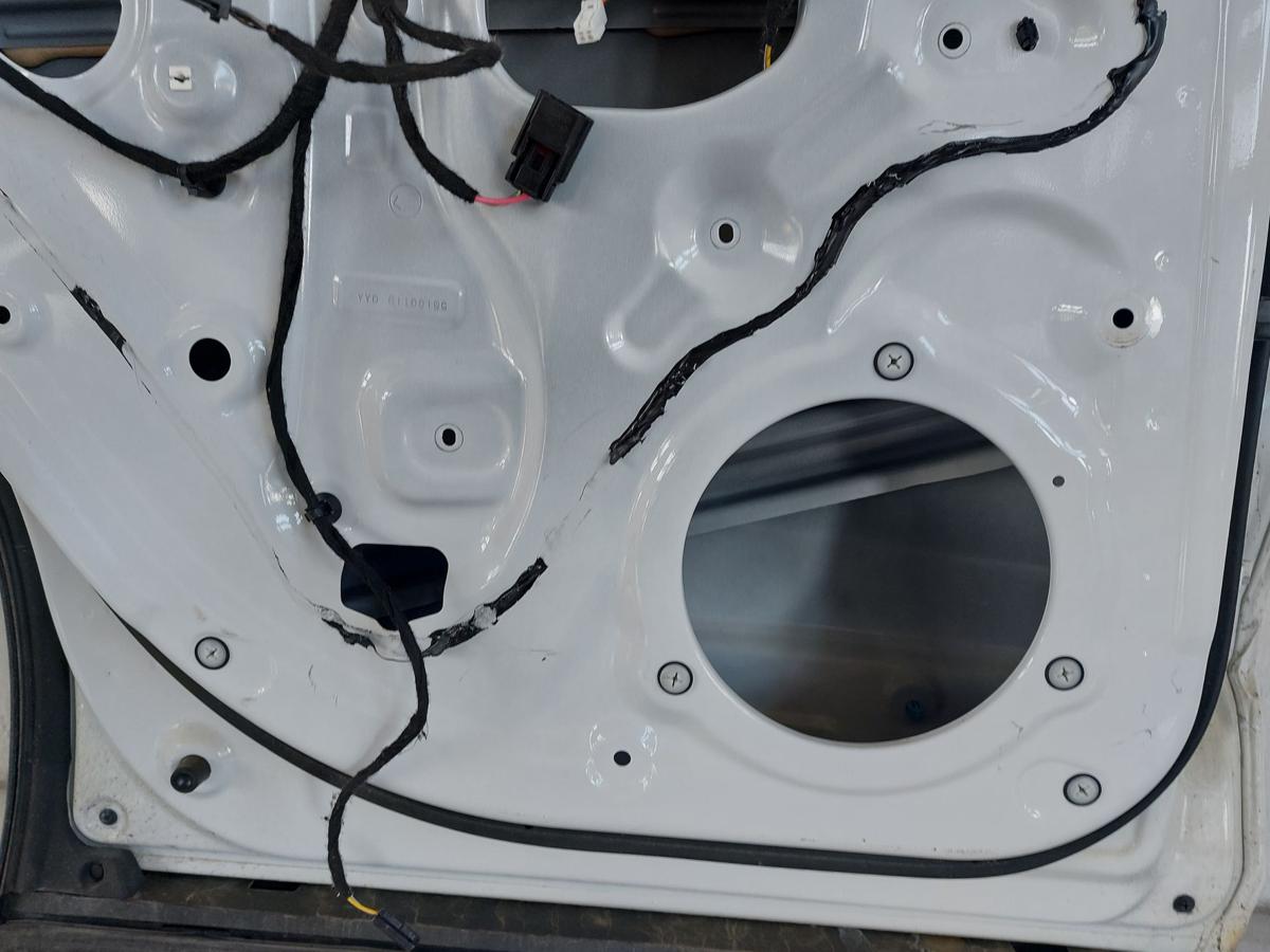 Omoda 5 EV Elektro T&uuml;r hinten links Fondt&uuml;r im Rohbau Originalteil weiss