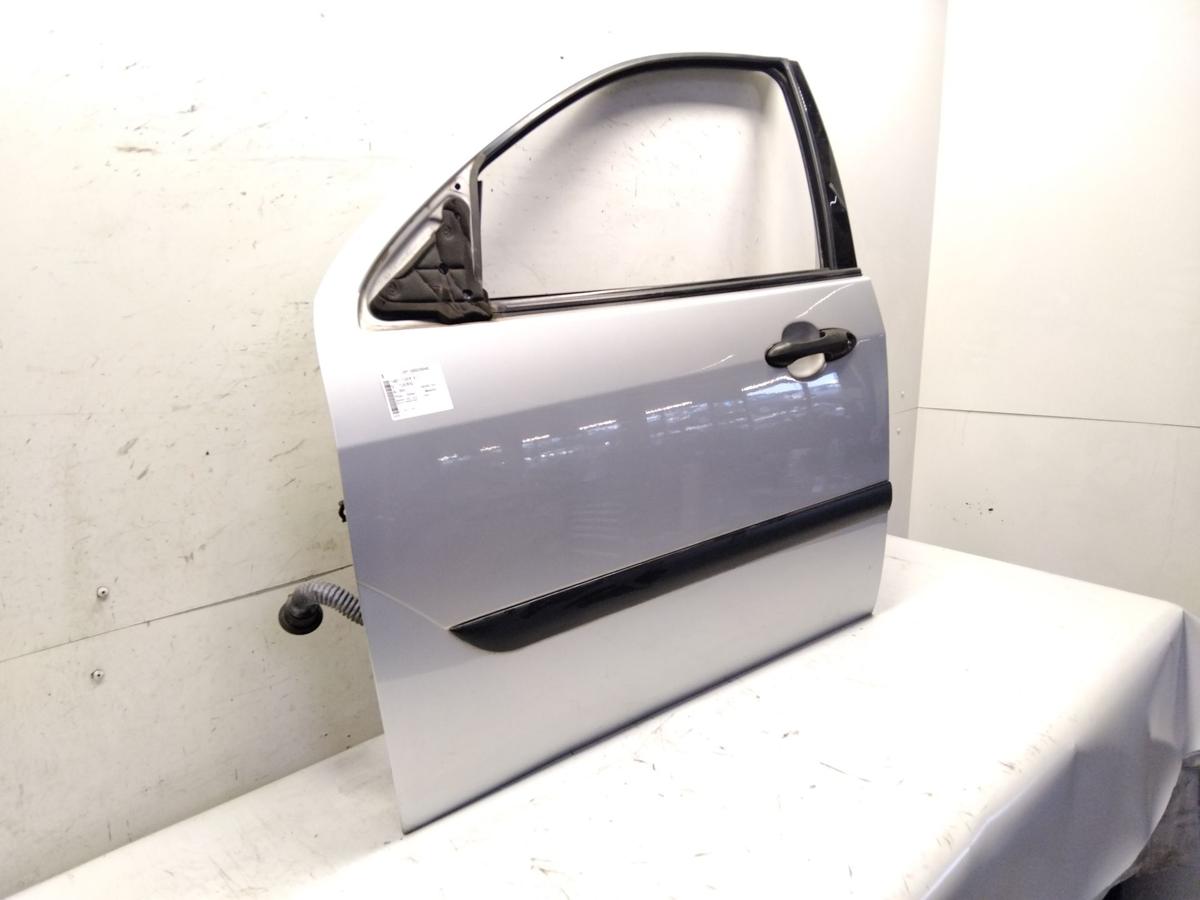 Ford Focus 1 T&uuml;r vorn links Fahrert&uuml;r Polar-Silber Metallic 4-und 5-t&uuml;rig BJ2003