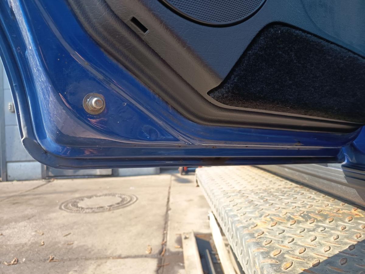 VW Vento 1HX original T&uuml;r hinten links Fond Fahrerseite R5V Fjordblau Bj 1996