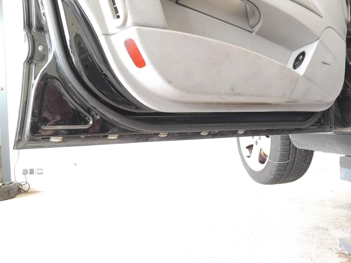 Mercedes E-Klasse 211 Tür vorn links Fahrertür schwarz uni 040 BJ2004 Mercedes E-Klasse 211 Tür vorn links Fahrertür schwarz uni 040 BJ2004