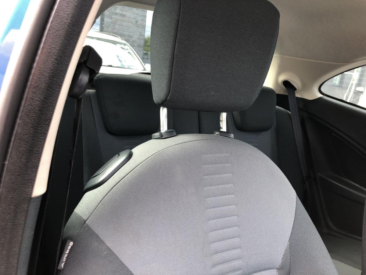 Ford KA RU8 Sitz vorn rechts Beifahrersitz Stoff Heizung Höhenverstellung Autositz
