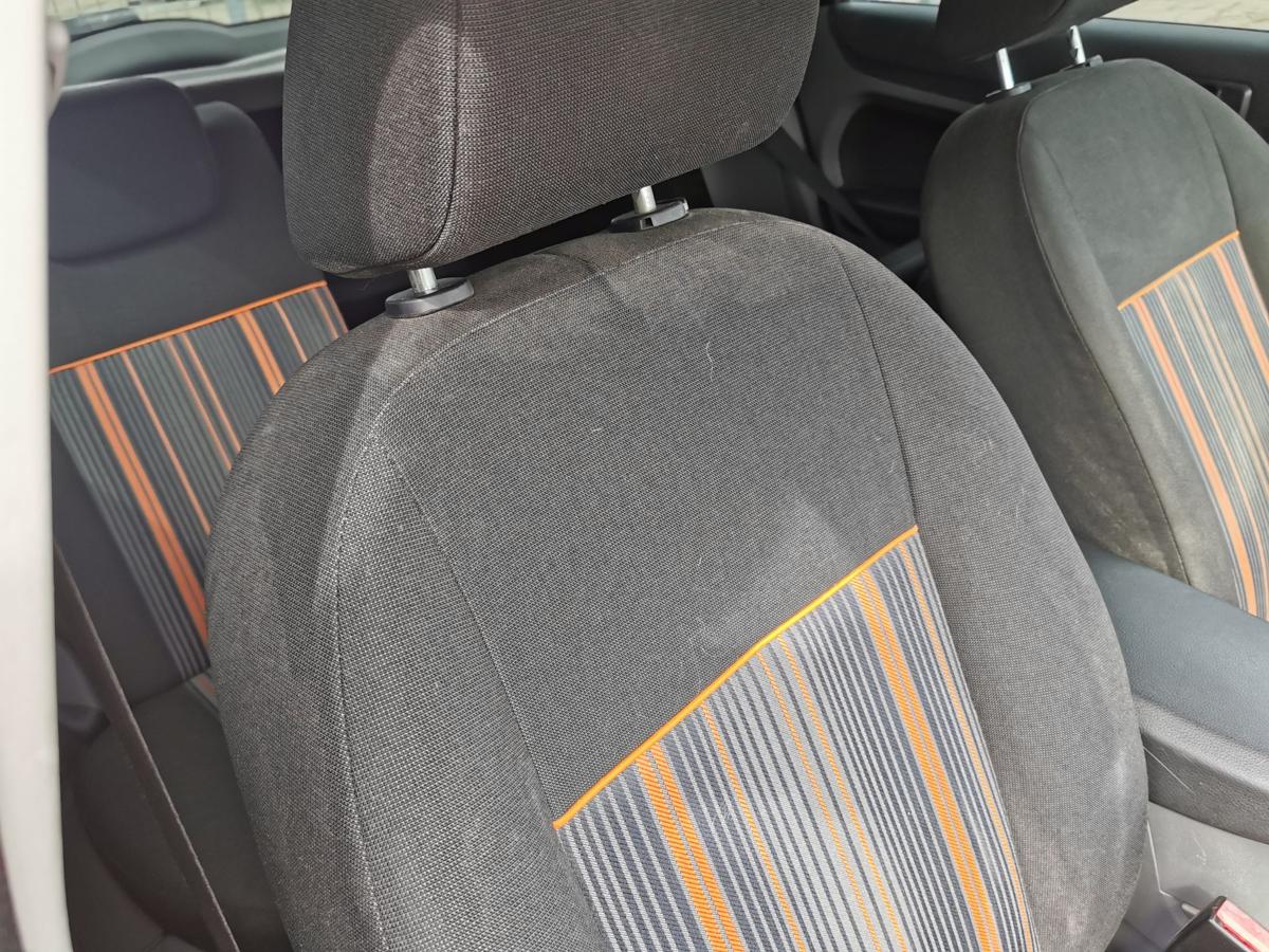 Ford Focus DA3 Beifahrersitz Sitz Autositz vorn rechts Stoff 5Türer