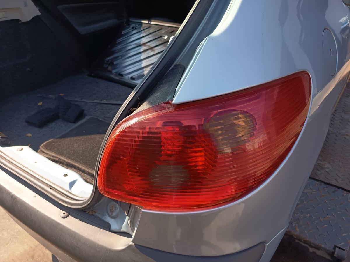 Peugeot 206 original R&uuml;ckleuchte rechts Heck Schluss Licht Bj 2006