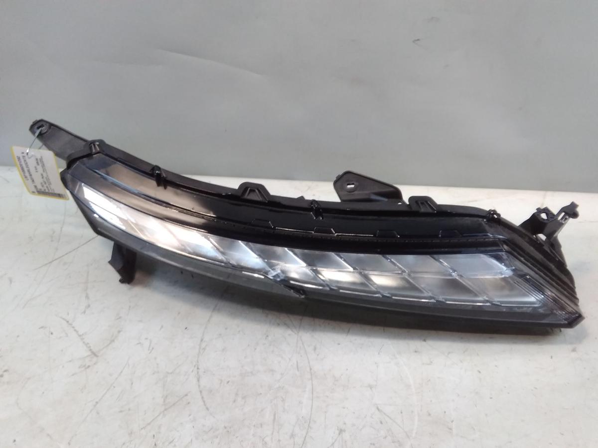 Mitsubishi Eclipse Cross original LED Tagfahrleuchte Scheinwerfer vorn links oben