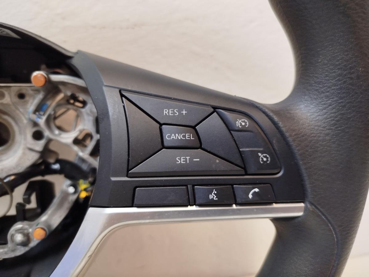 Nissan Micra K14 Lenkrad Plastiklenkrad 3 Speichen mit Mufu kein Leder