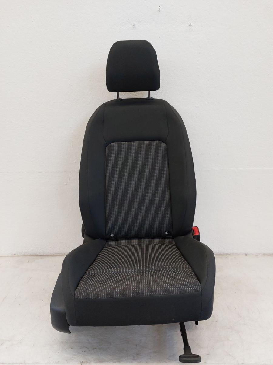 VW Golf 8 VIII CD Kombi Sitz vorn rechts Beifahrersitz Stoff heizbar Stoffsitz